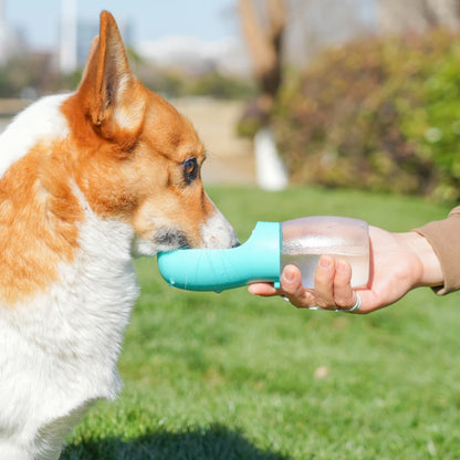 Tragbare Haustier‑Trinkflasche – unterwegs immer frisches Wasser für Hund & Katze